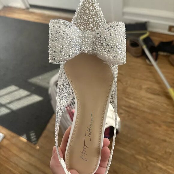 NEW BETSEY JOHNSON Patti Faux Pearl Slingback Heels With Bow in Pearl 825 3m7 - Picture 12 of 12